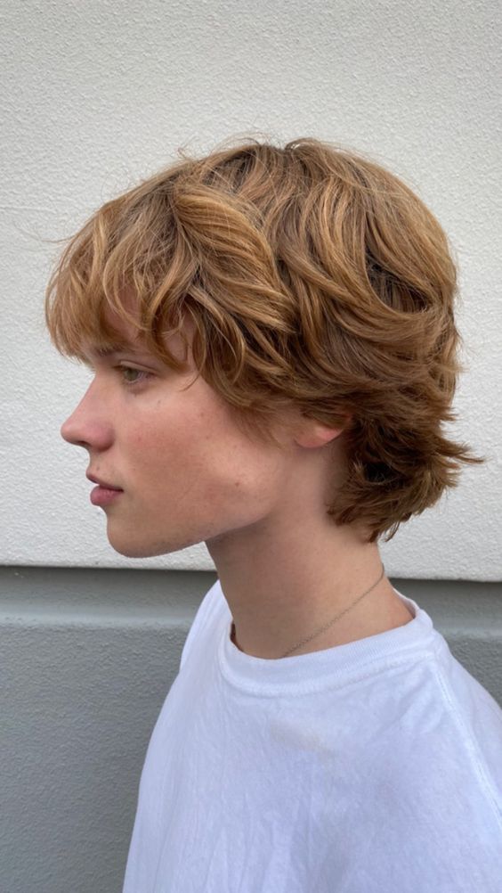 corte de cabelo surfista masculino